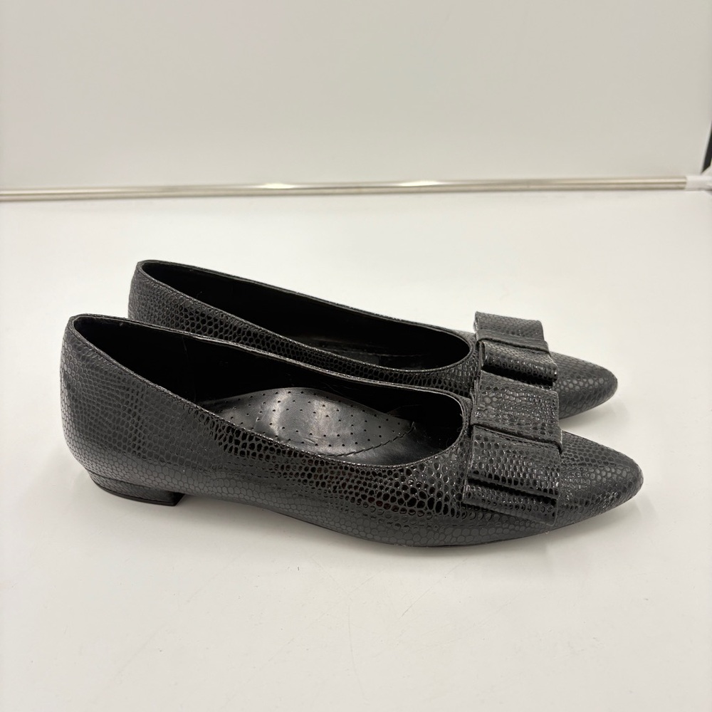 Vaneli Black Snakeskin Leather Flats Loafers Bow Detail Pointed Women’s Size 8N